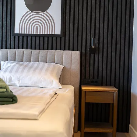 Pied-a-terre By Belmont Realty شقة
