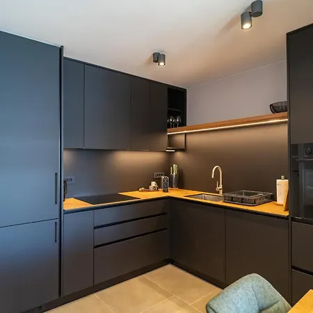 Pied-a-terre By Belmont Realty * Zára