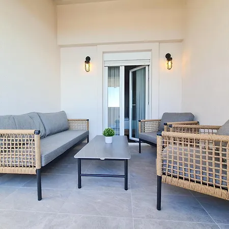 Pied-a-terre By Belmont Realty شقة