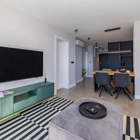 Pied-a-terre By Belmont Realty *