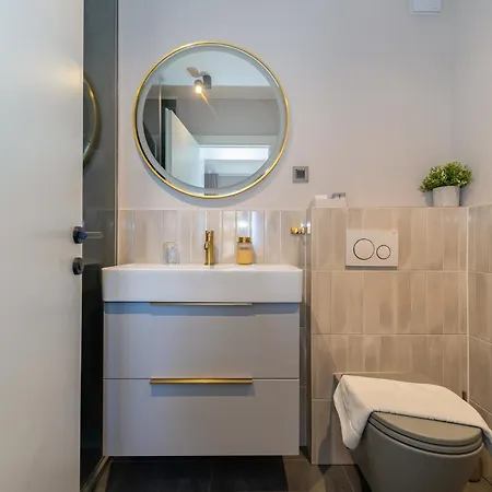 Pied-a-terre By Belmont Realty Apartman