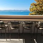 Pied-a-terre By Belmont Realty * Zára