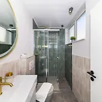 Pied-a-terre By Belmont Realty Apartmán