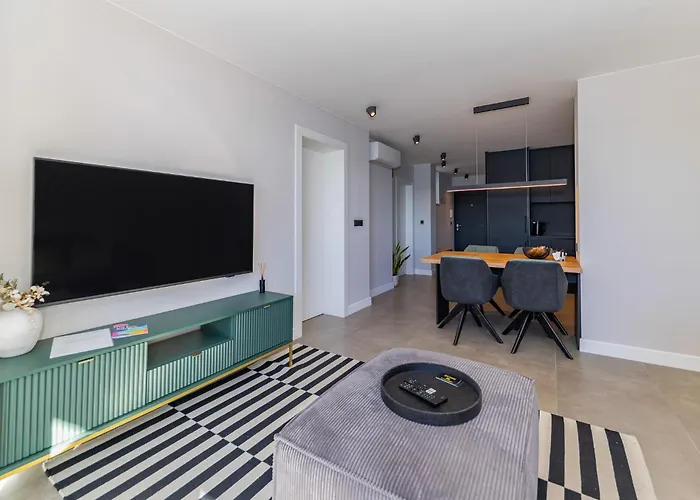 Pied-à-terre By Belmont Realty *