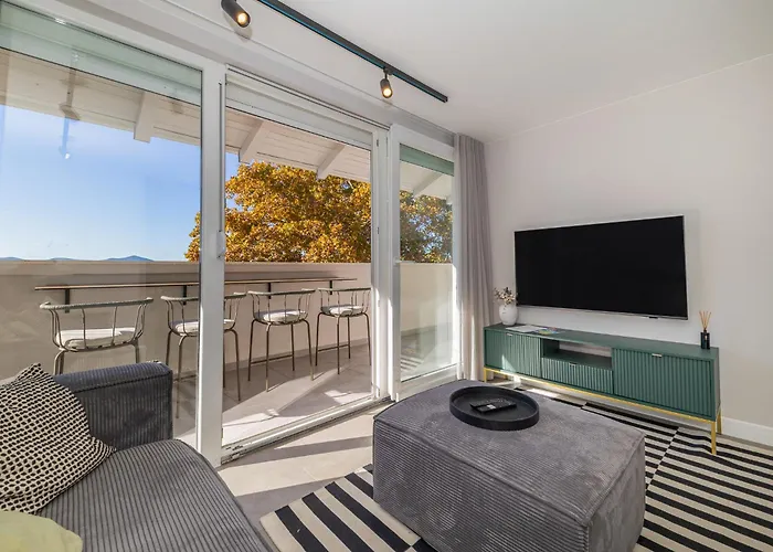 Pied-à-terre By Belmont Realty * Zadar