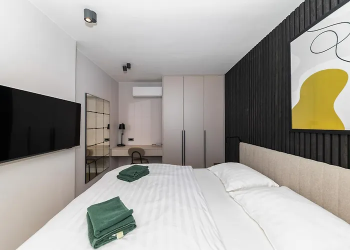 Pied-à-terre By Belmont Realty